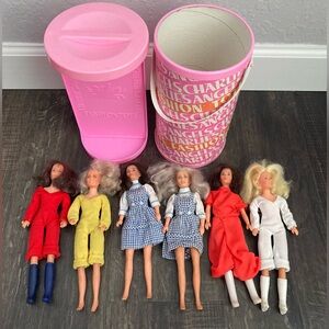 VINTAGE 1977 COLLECTION OF HASBRO CHARLIES ANGELS DOLLS W/ACCESSORIES / Case